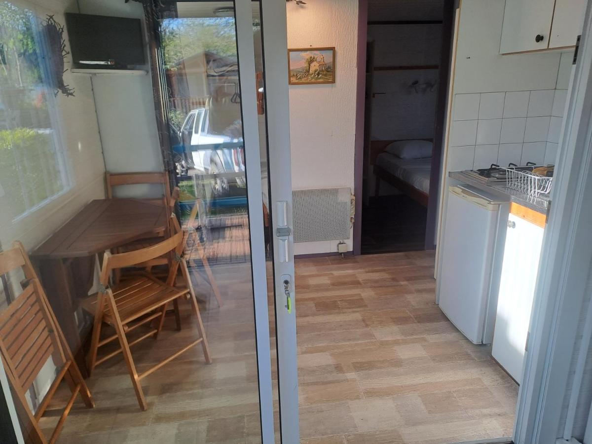 Chalet Pour 5 Personnes Equipe Sur Emplacement Privatif Dans Camping 4 Etoiles Appartenant Et Gere Par Un Particulier Hotel Foix Eksteriør billede