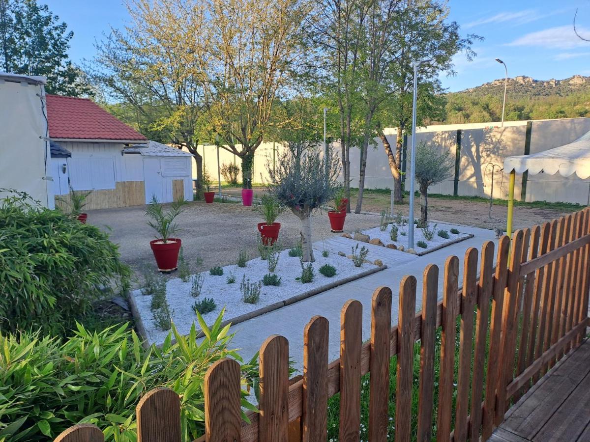 Chalet Pour 5 Personnes Equipe Sur Emplacement Privatif Dans Camping 4 Etoiles Appartenant Et Gere Par Un Particulier Hotel Foix Eksteriør billede