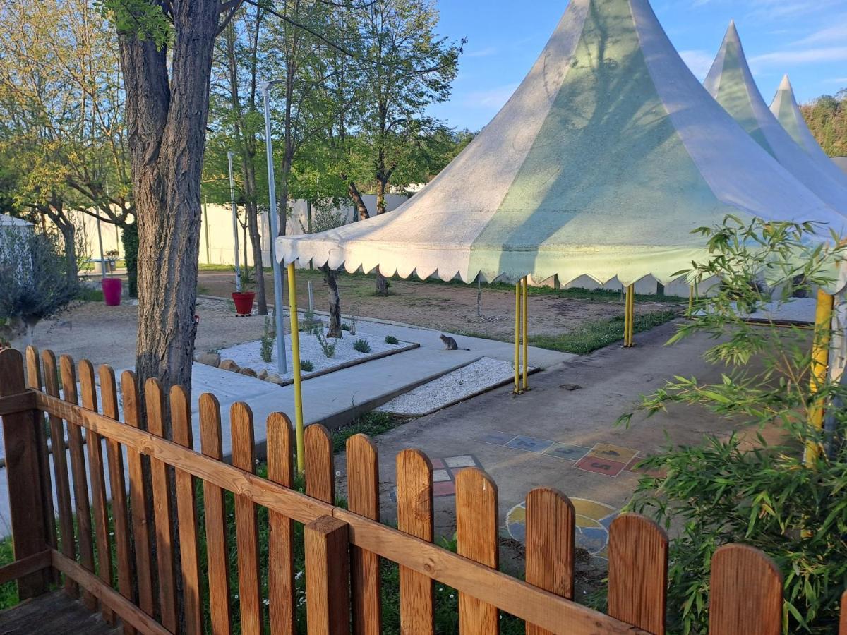Chalet Pour 5 Personnes Equipe Sur Emplacement Privatif Dans Camping 4 Etoiles Appartenant Et Gere Par Un Particulier Hotel Foix Eksteriør billede
